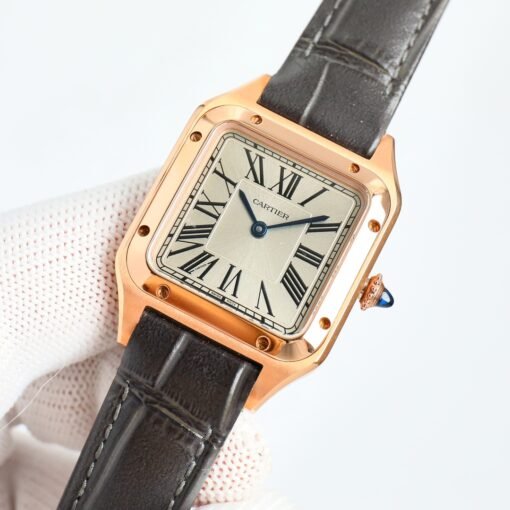 CARTIER Watch omen's Santos Series
Cartier's super masterpiece, counter designer teamed up
Parameters are synchronized with the original
Hiring Cartier designers at a high price to make counter-synchronized case 1:1 size w - 图片 12