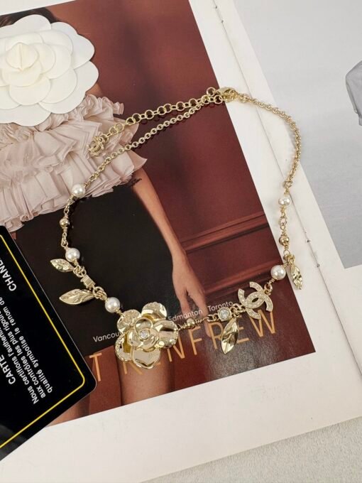 Chanel new product style, light luxury light gold multi-element leaves, camellia leaves, pendant, necklace - Image 6