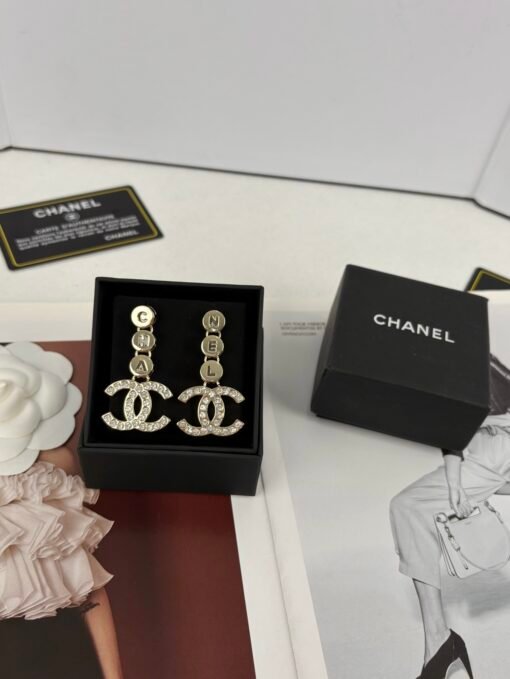 Chanel new light gold rhinestone hollow double c letter pendant earrings - 图片 4