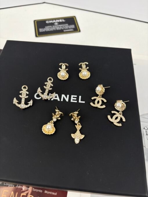 Chanel New products Ocean series Light gold small shell pearl double c letter earrings - Image 6