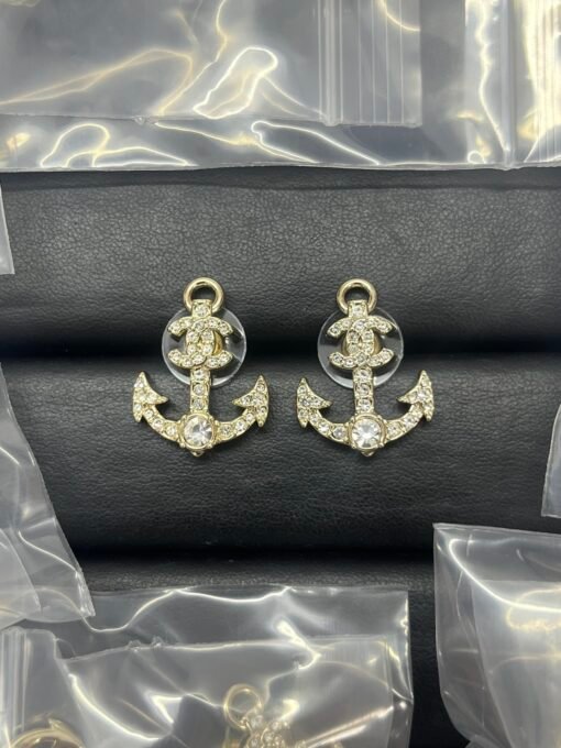 Chanel new full-drill anchor earrings