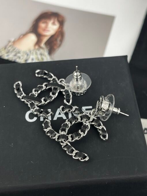 Chanel new style gold and silver high-end feeling double C-wearing leather earrings - 图片 12