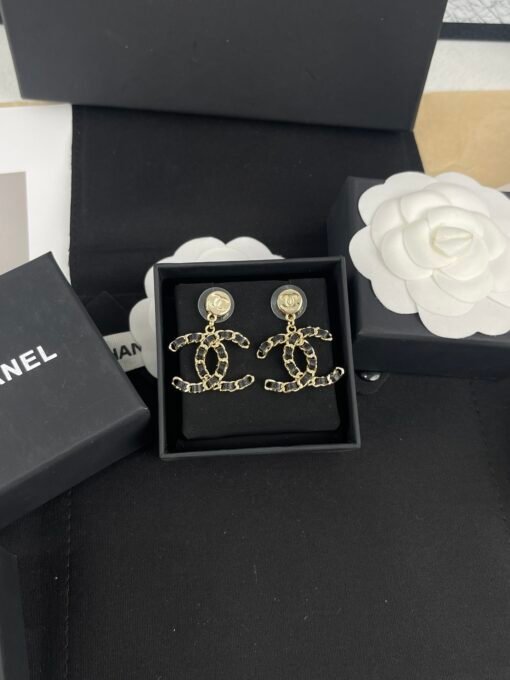 Chanel new style gold and silver high-end feeling double C-wearing leather earrings - 图片 11