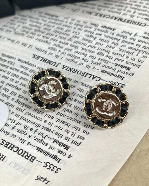 Chanel new style light gold round leather simple fashionable earrings - 图片 10