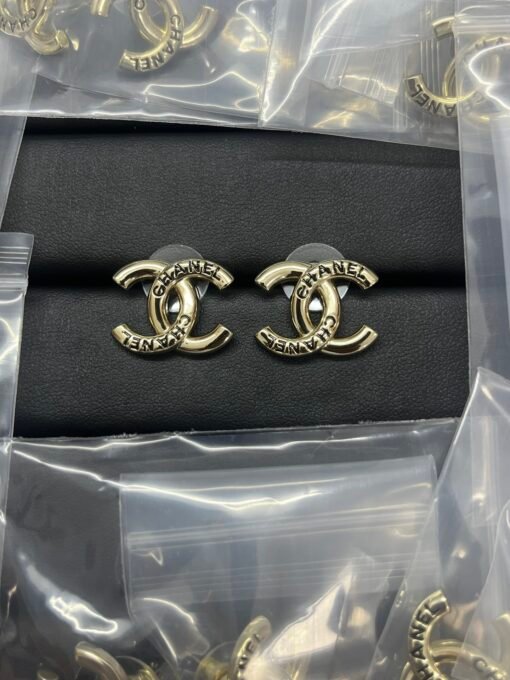 Chanel new double c letter oil-drop earrings
Gold Silver - 图片 2