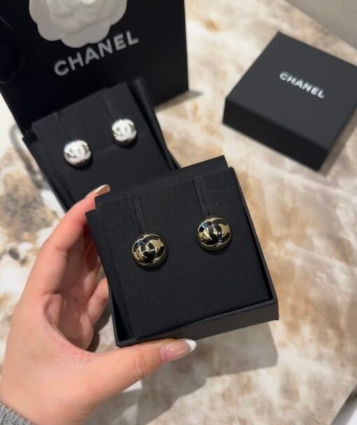 anel new hemisphere stud earrings
Super beautiful, super amazing