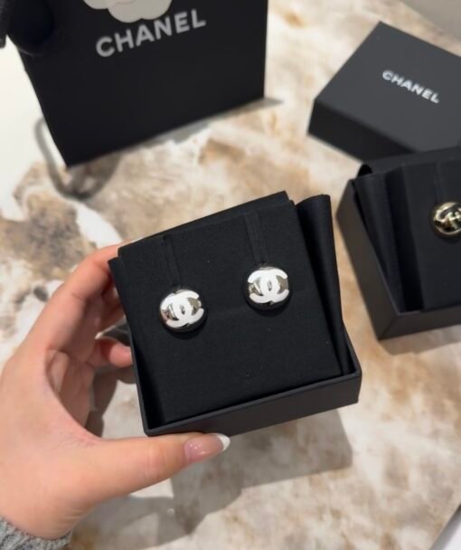 anel new hemisphere stud earrings
Super beautiful, super amazing - 图片 2