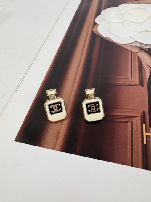 Chanel new style perfume bottle high-end versatile small earrings