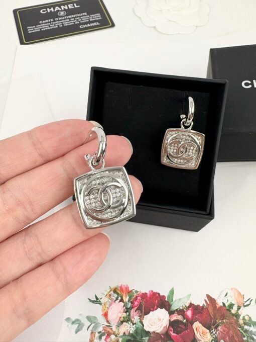 Chanel new style silver square diamond-set pendant ear hook style earrings - 图片 3