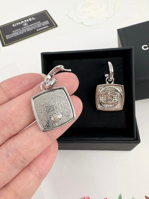 Chanel new style silver square diamond-set pendant ear hook style earrings - 图片 4