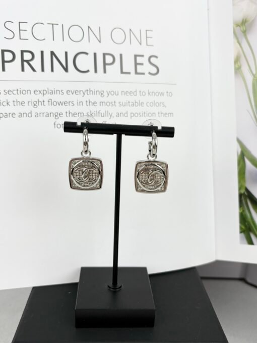 Chanel new style silver square diamond-set pendant ear hook style earrings - 图片 2