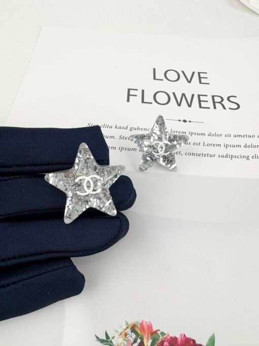 Chanel new style sequins white acrylic five-pointed star silver large earrings - 图片 5