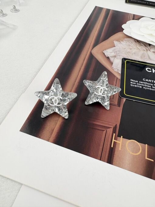 Chanel new style sequins white acrylic five-pointed star silver large earrings - 图片 9