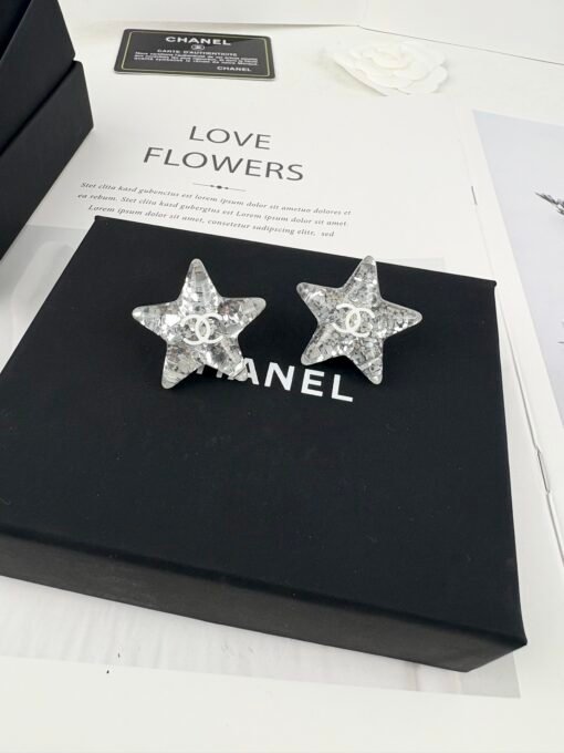 Chanel new style sequins white acrylic five-pointed star silver large earrings - 图片 11