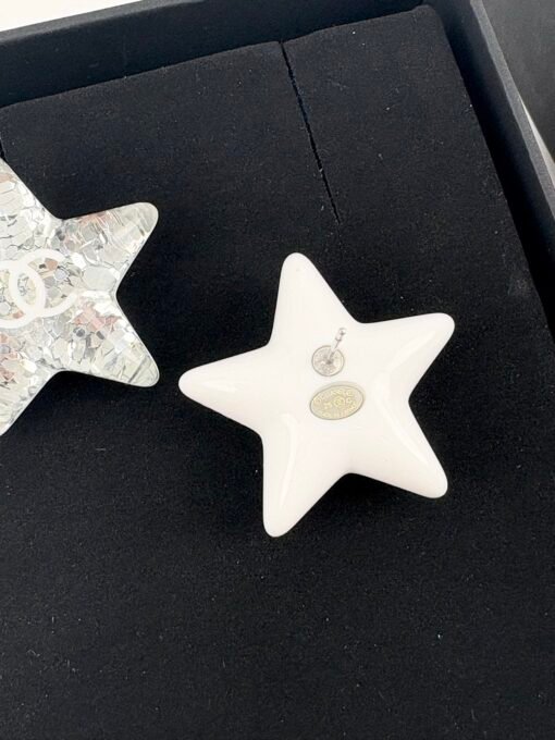 Chanel new style sequins white acrylic five-pointed star silver large earrings - 图片 7