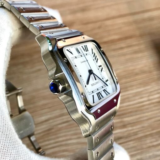 The latest Cartier Santos WSSA0013 series is the latest model of the year. - Image 3