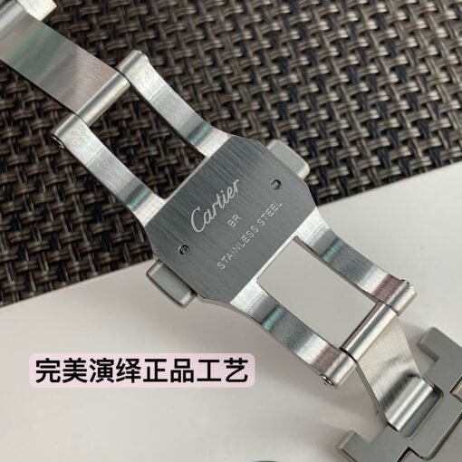 The latest Cartier Santos WSSA0013 series is the latest model of the year. - Image 9