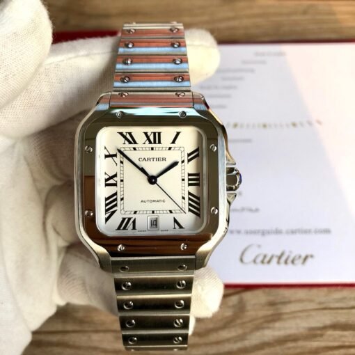 The latest Cartier Santos WSSA0013 series is the latest model of the year.