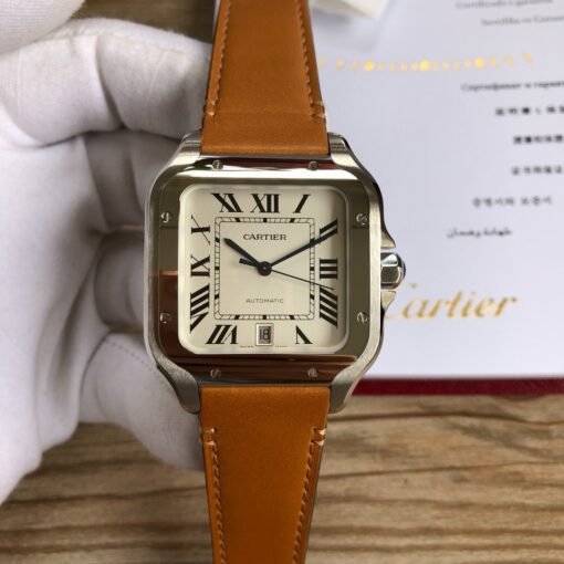 The latest Cartier Santos WSSA0013 series is the latest model of the year.