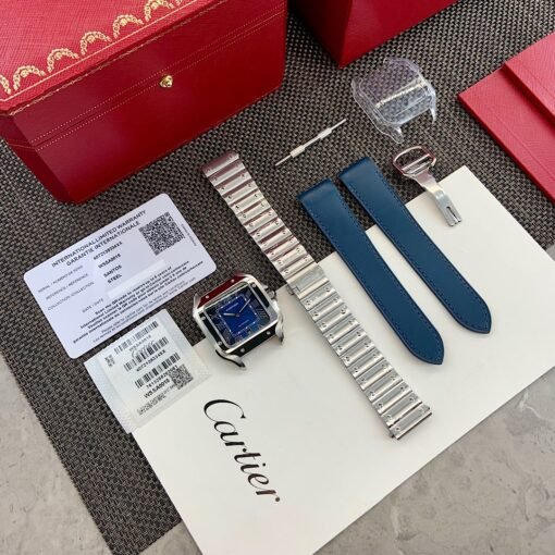 The latest Cartier Santos WSSA0013 series is the latest model of the year. - Image 2
