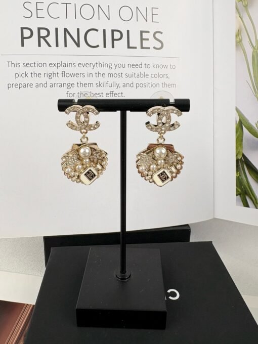 Chanel new light gold double c water rhinestone shell pearl fashion earrings - 图片 3