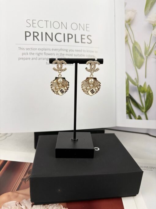 Chanel new light gold double c water rhinestone shell pearl fashion earrings - 图片 7