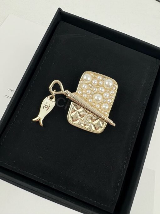 Necklace Brooch 
Chanel new golden square hanging small fish pearl necklace brooch - Image 6
