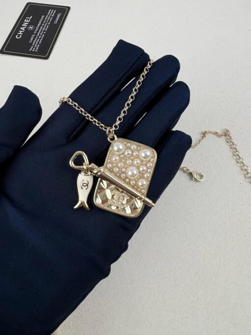 Necklace Brooch 
Chanel new golden square hanging small fish pearl necklace brooch - Image 8