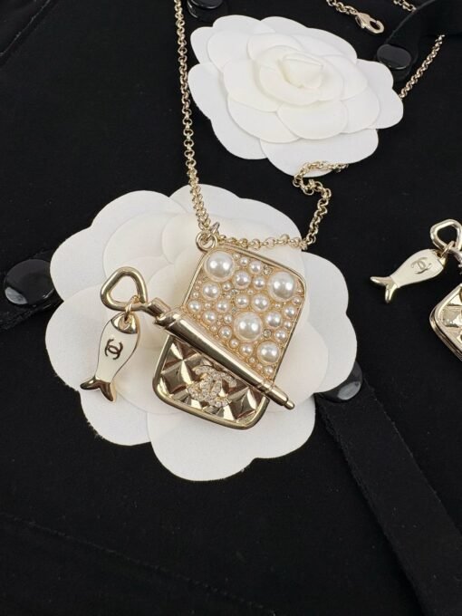 Necklace Brooch 
Chanel new golden square hanging small fish pearl necklace brooch - Image 2