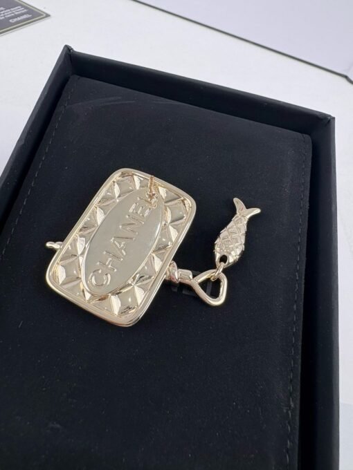 Necklace Brooch 
Chanel new golden square hanging small fish pearl necklace brooch - Image 5