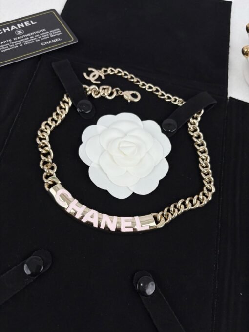 Chanel new style letter enamel thick chain personalized necklace
Pink White Black - Image 5