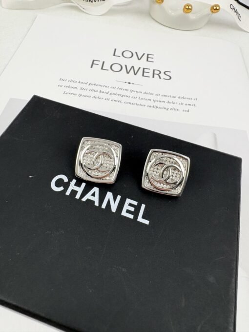 Earrings  Necklace 
Chanel new silver high-end light luxury full diamond square square earrings - 图片 6