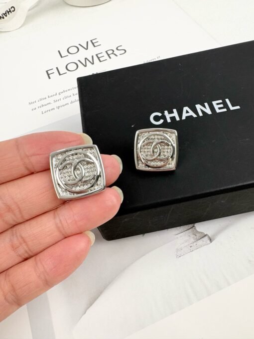 Earrings  Necklace 
Chanel new silver high-end light luxury full diamond square square earrings - 图片 3