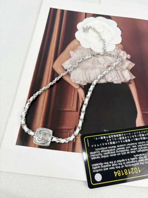 Chanel new white leather square full diamond square necklace - 图片 2