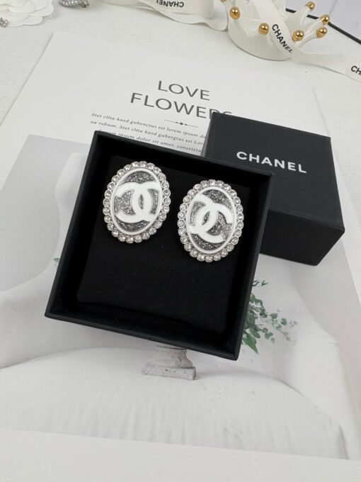 Chanel new silver full diamond oval temperament versatile earrings - 图片 2