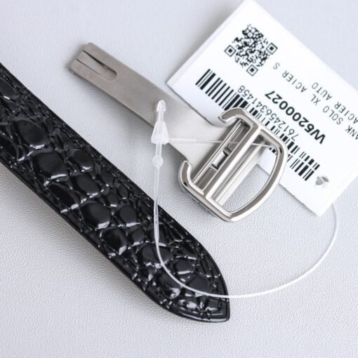 The newatchproduct released Cartier TANK British small tank mechanical version,
Size 27X37,
Stable loading performance zero-repair automatic machinery,
1:1 exquisitely created, the dial is simple and elegant,
Matched with imported calfskin, original folding buckle,
Ladies' classic w - 图片 9