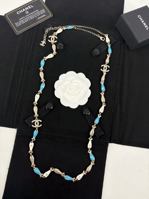 Chanel Early Spring Ocean Series Lively Fish Styling
Necklace Sweater chain
Can be used as waist chain