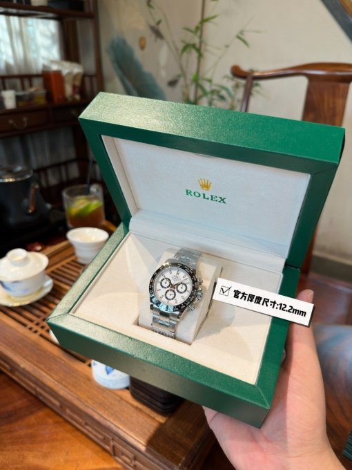 Rolex Daytona latest edition thickness 12.2mm arrived