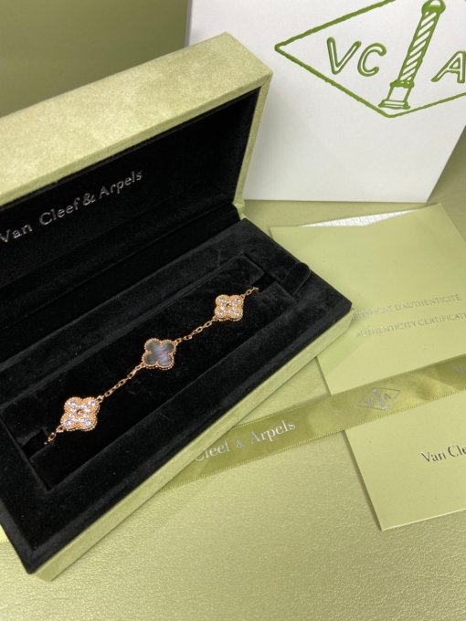 Van Clerk Arpel Bracelet VCA Five-flowered Fritillaria Diamond Bracelet Platinum Gold Rose Gold - Image 4