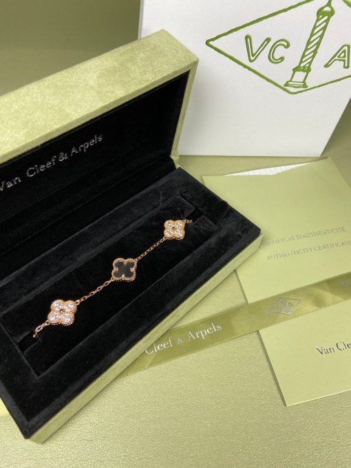 Van Cleef Arpels Bracelet VCA Transparent White Crystal Diamond Bracelet Platinum Gold Rose Gold - Image 4