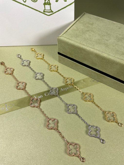 Van Clerk Arpel Bracelet VCA Five-flowered White Crystal Bracelet Platinum Gold Rose Gold