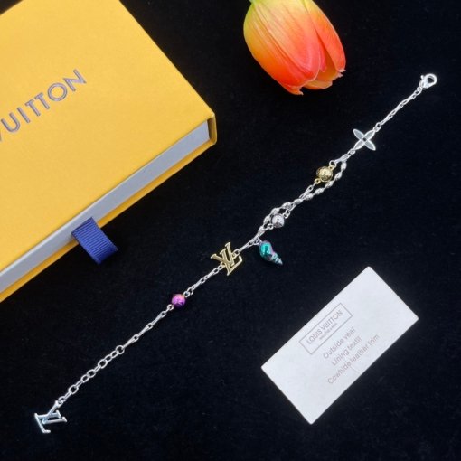 LV New Fashion Bracelet - Image 2