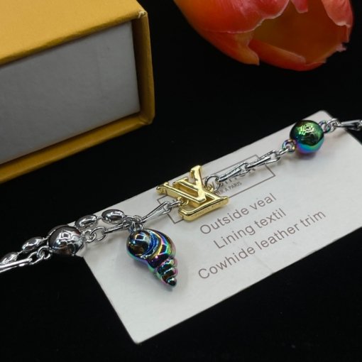 LV New Fashion Bracelet - Image 6