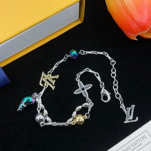 LV New Fashion Bracelet - Image 5
