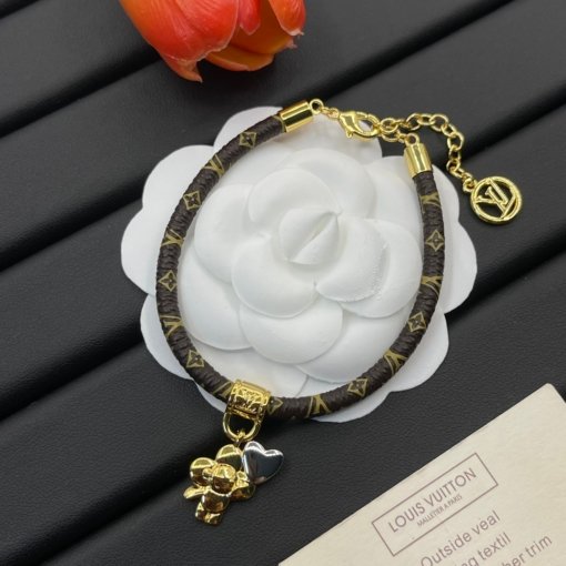 LV New Fashion Bracelet - Image 3