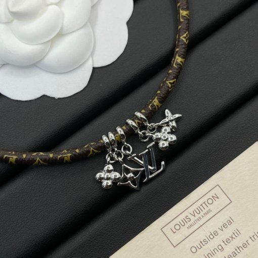 LV New Fashion Bracelet - Image 2