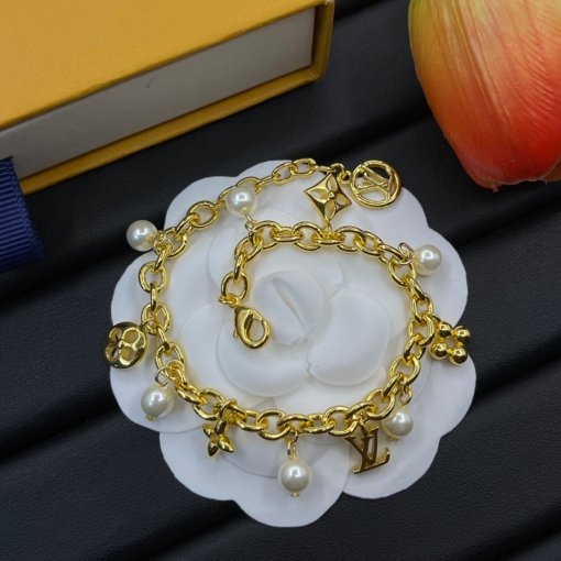 LV New Fashion Bracelet - Image 5