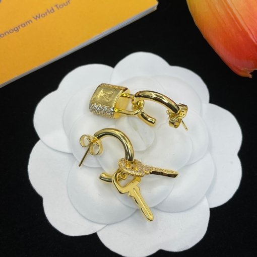 LV New Earring - Image 2