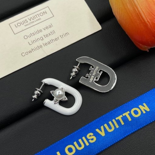 LV New Earring - Image 5