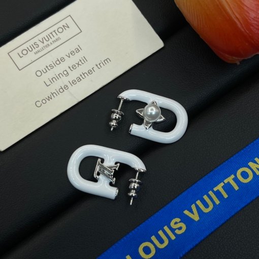 LV New Earring - Image 3